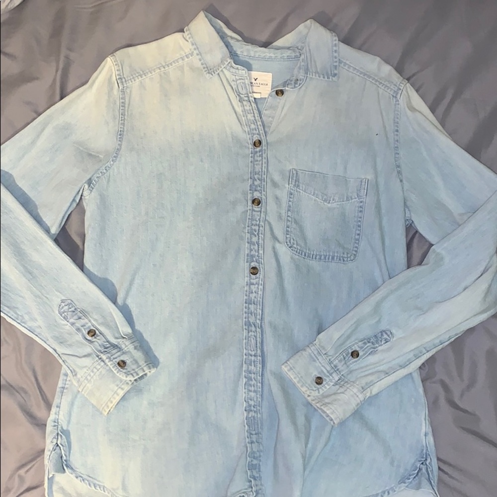 NWOT American Eagle Boyfriend Denim Button Up